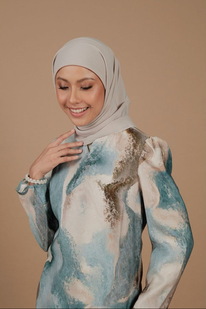 Moden Julia in Angelite