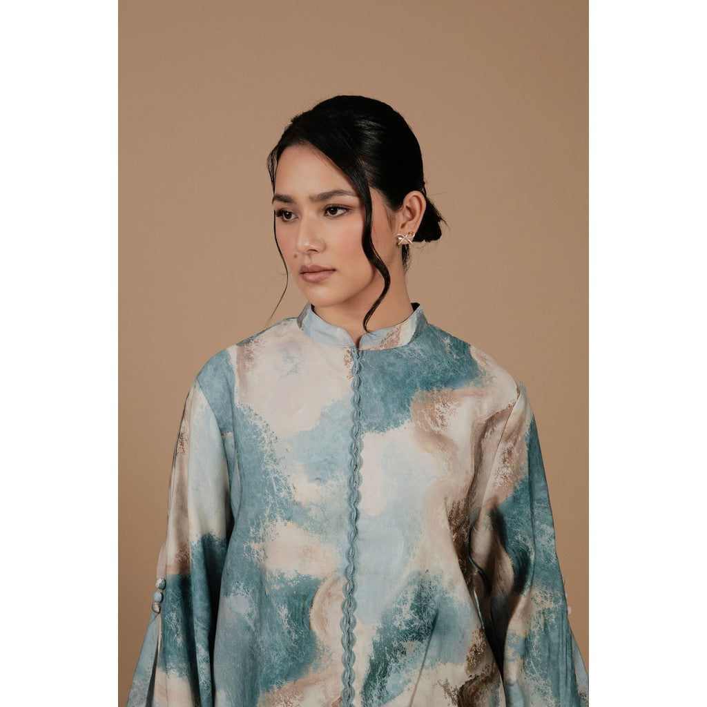 Neng Sari in Angelite