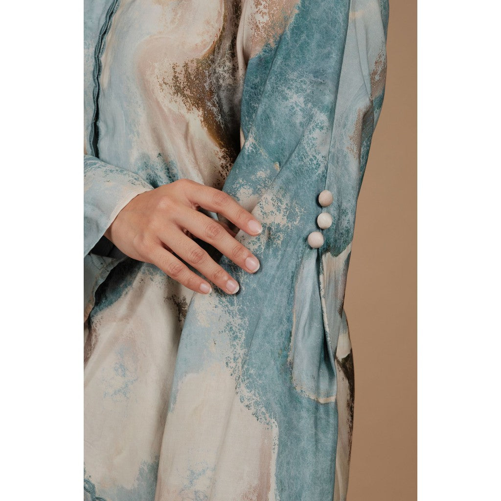 Neng Sari in Angelite