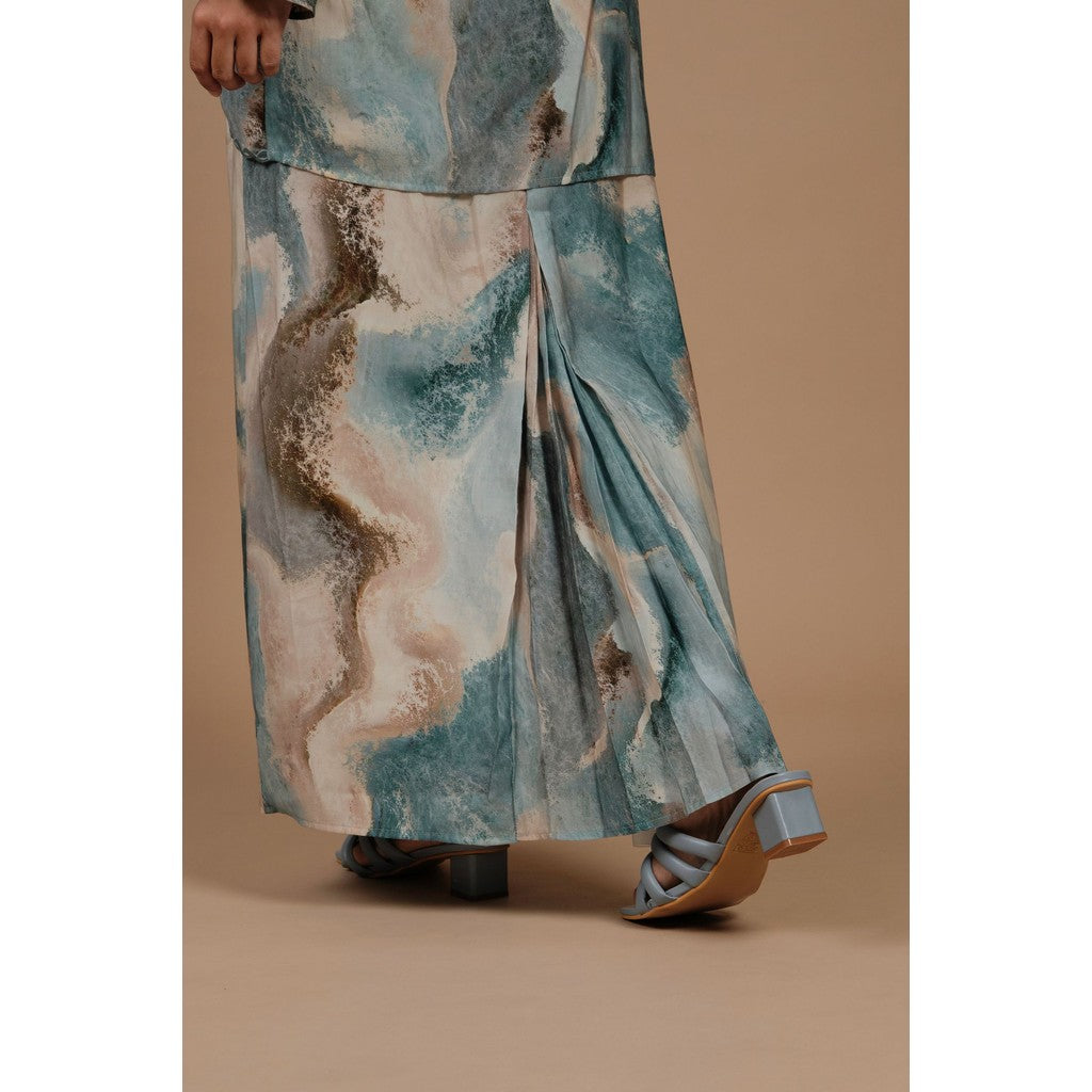 Neng Sari in Angelite