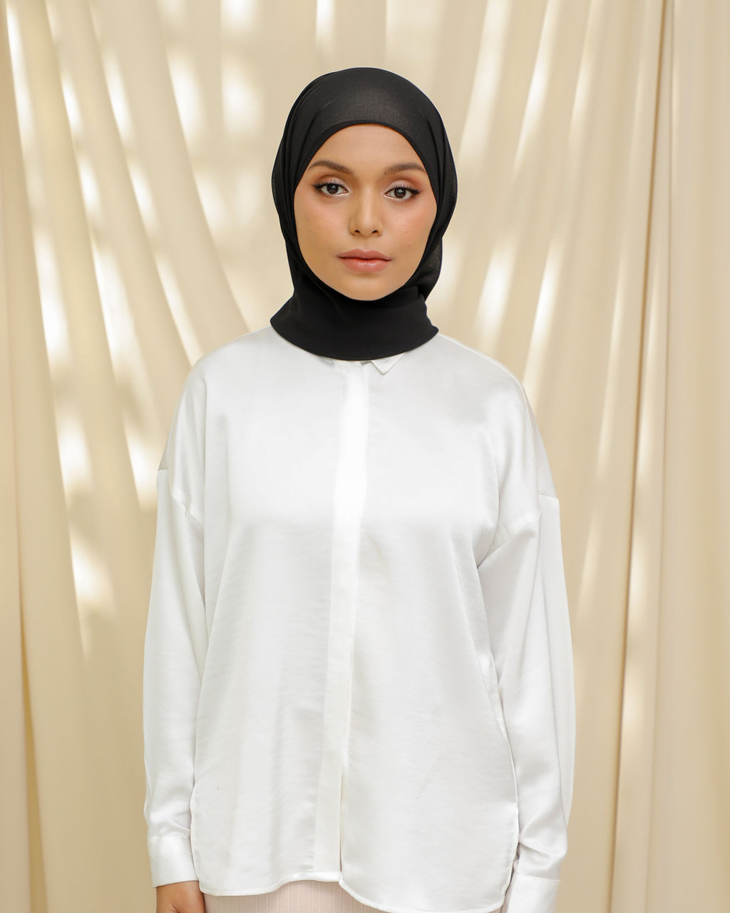 Hoodlite Shawl - AURA