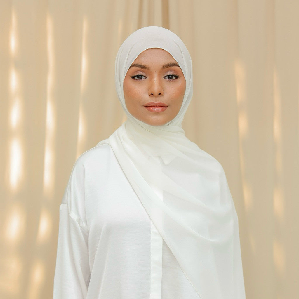 Thalia, The 'It' Shawl - BRIDE WARS
