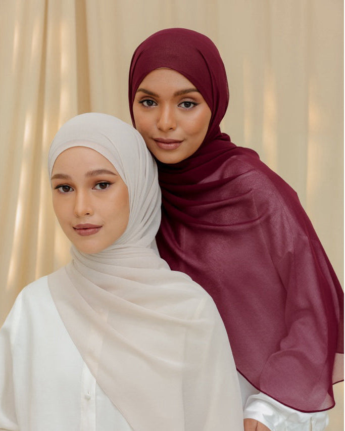 Thalia, The 'It' Shawl - PRETTY WOMAN