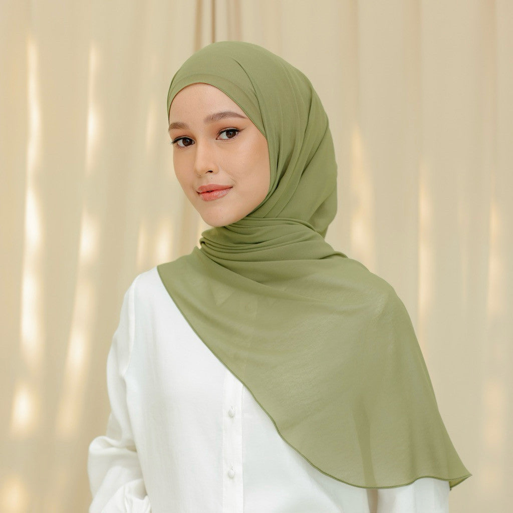 Thalia, The 'It' Shawl - CRAZY RICH