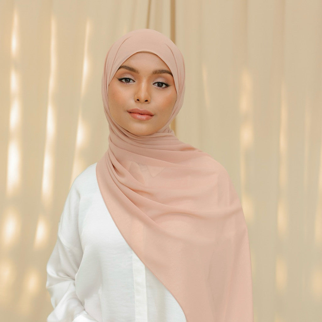 Thalia, The 'It' Shawl - ENCHANTED