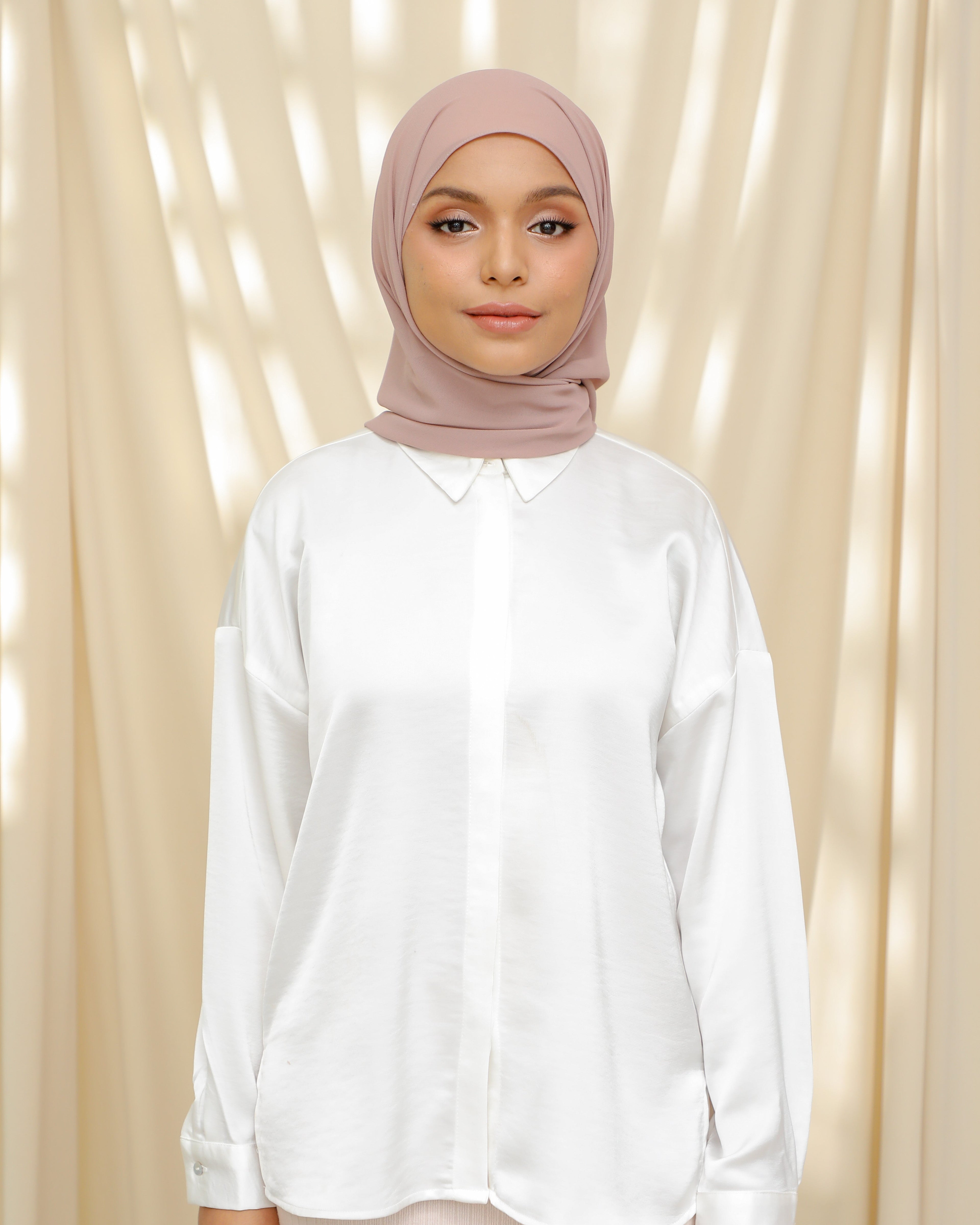 Hoodlite Shawl - GARNET