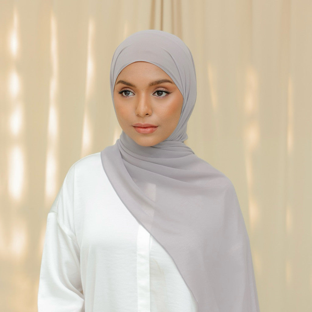 Thalia, The 'It' Shawl - HARVARD LAW