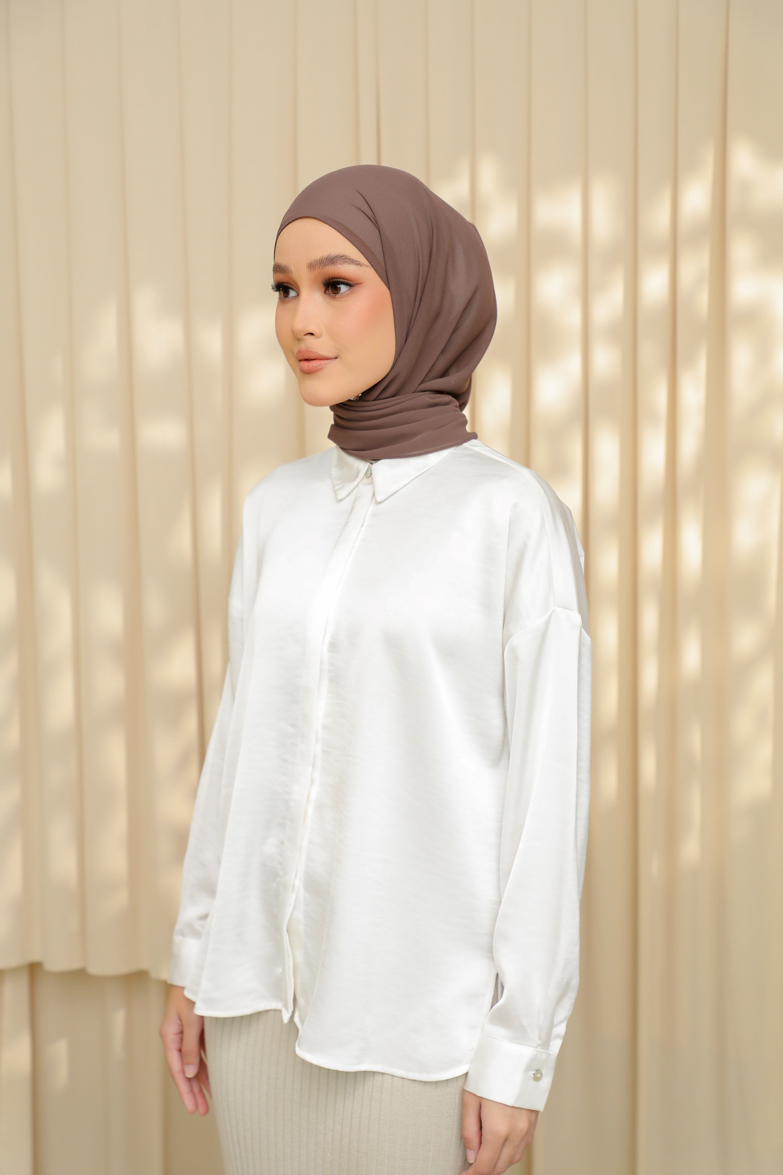 Hoodlite Shawl - NOIR
