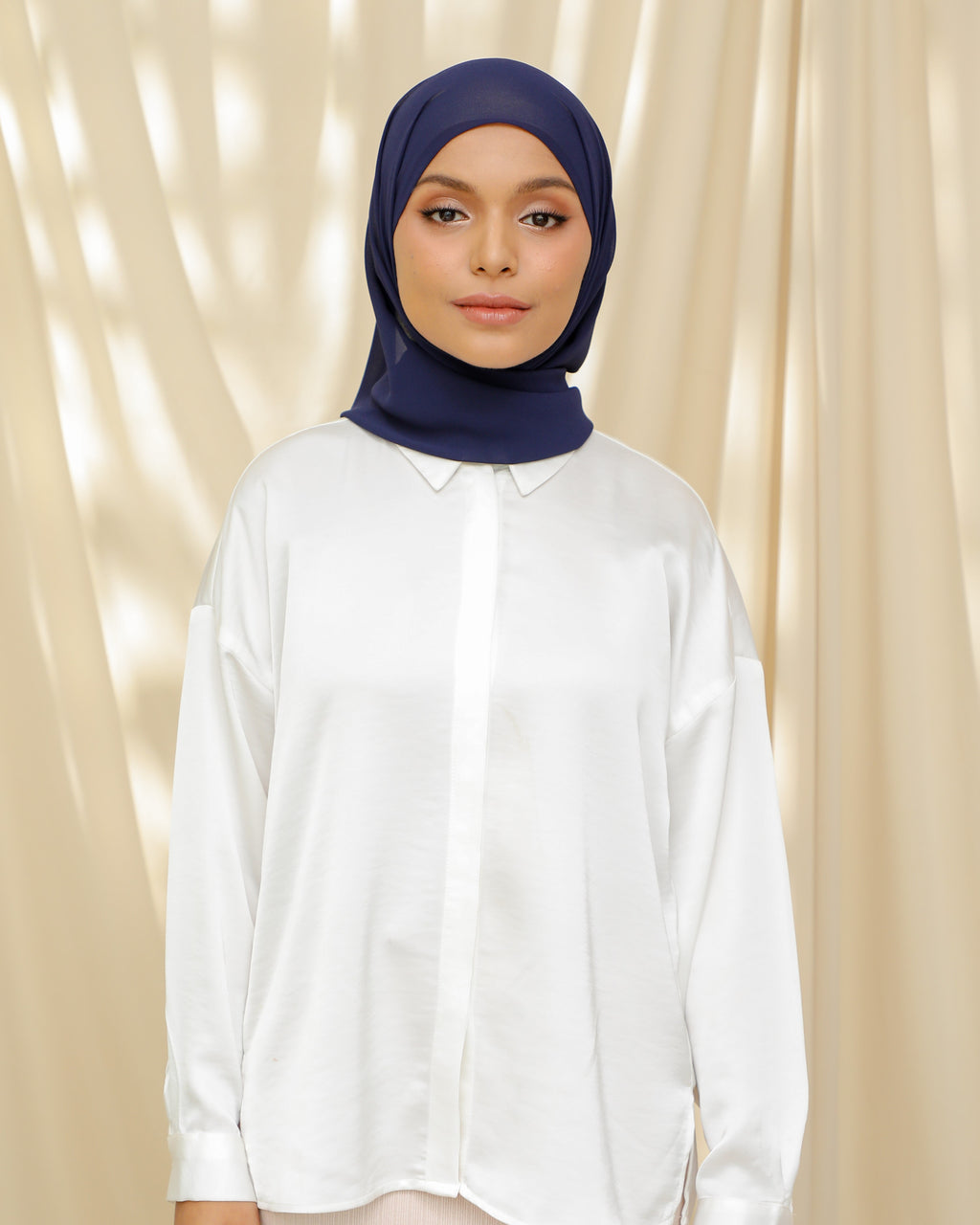 Hoodlite Shawl - OXFORD