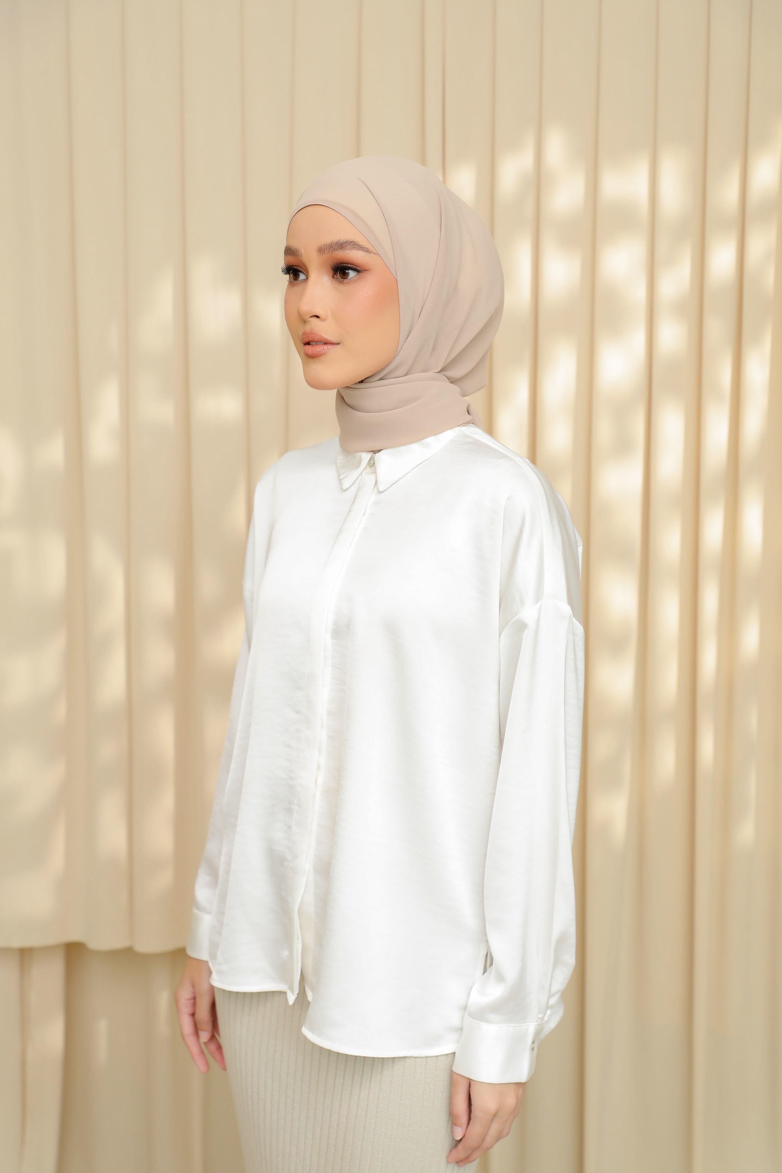 Hoodlite Shawl - OYSTER