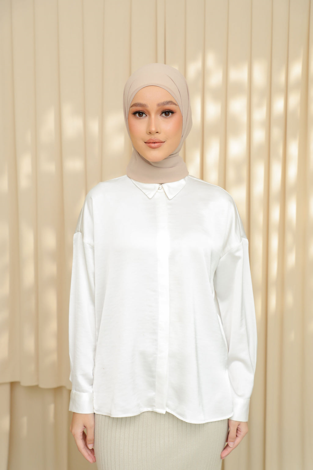 Hoodlite Shawl - OYSTER