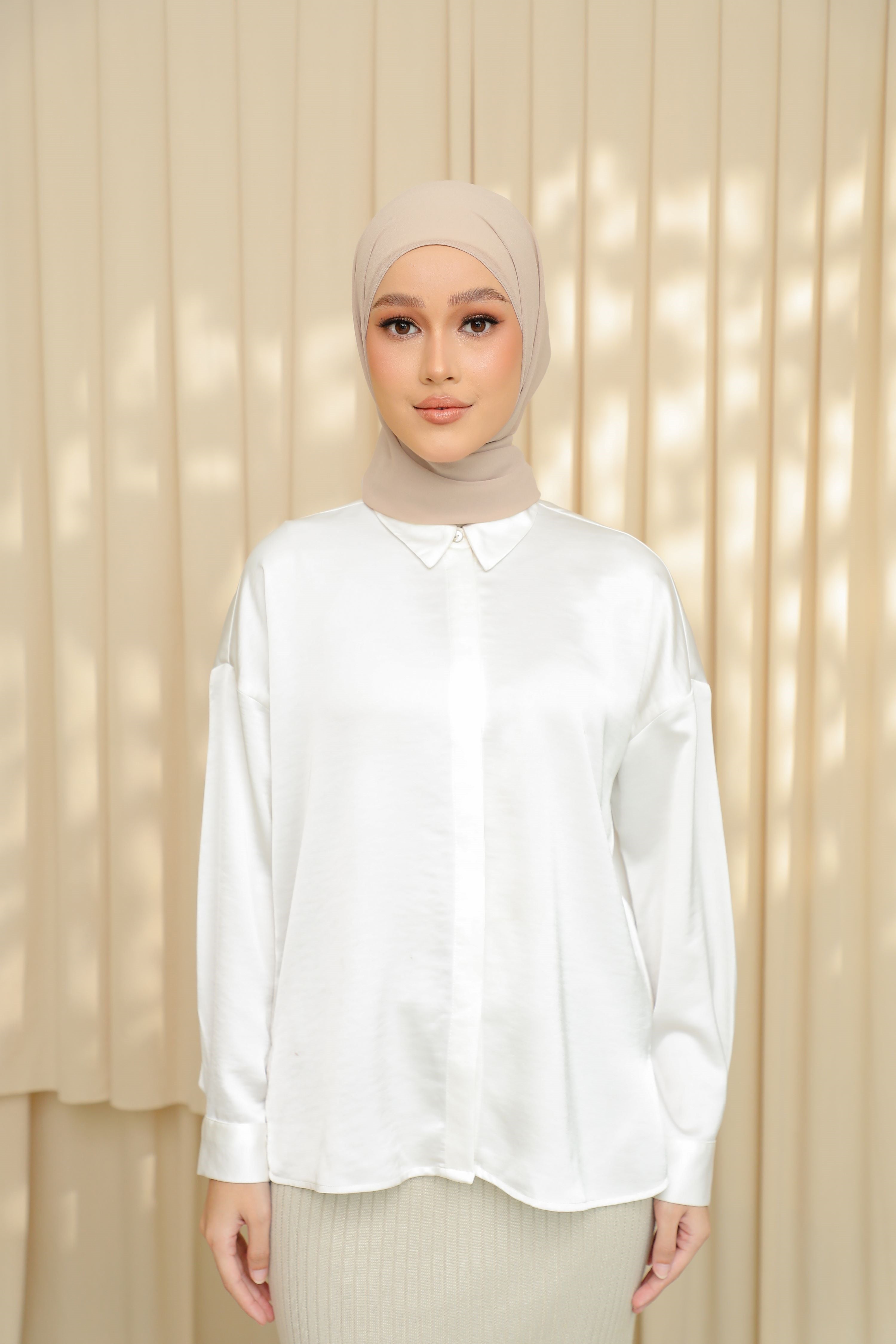 Hoodlite Shawl - OYSTER