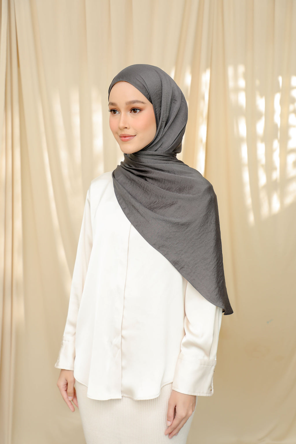 Petal Satin - BLACKROSE