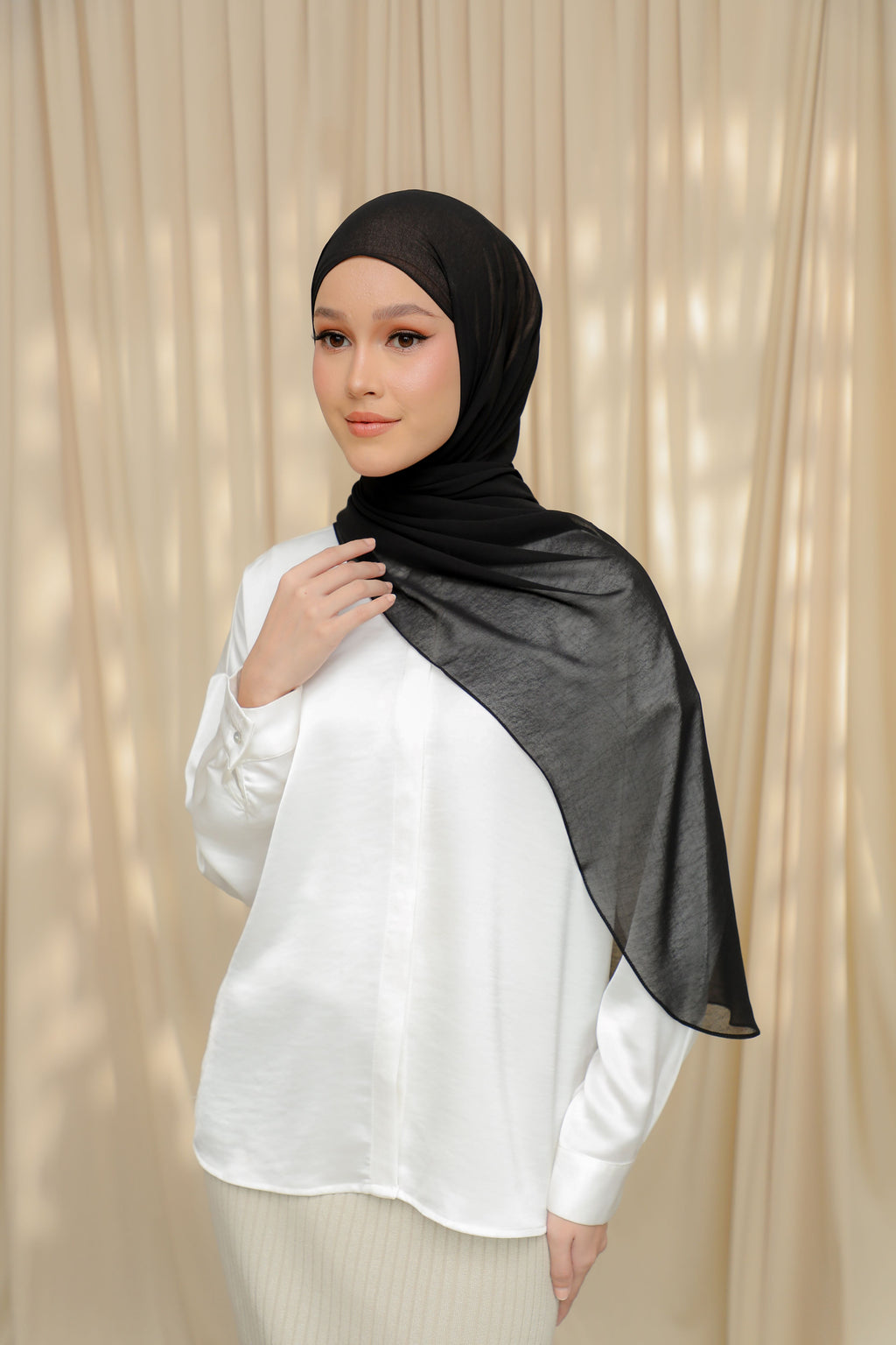 Thalia, The 'It' Shawl - BLAIR WALDORF