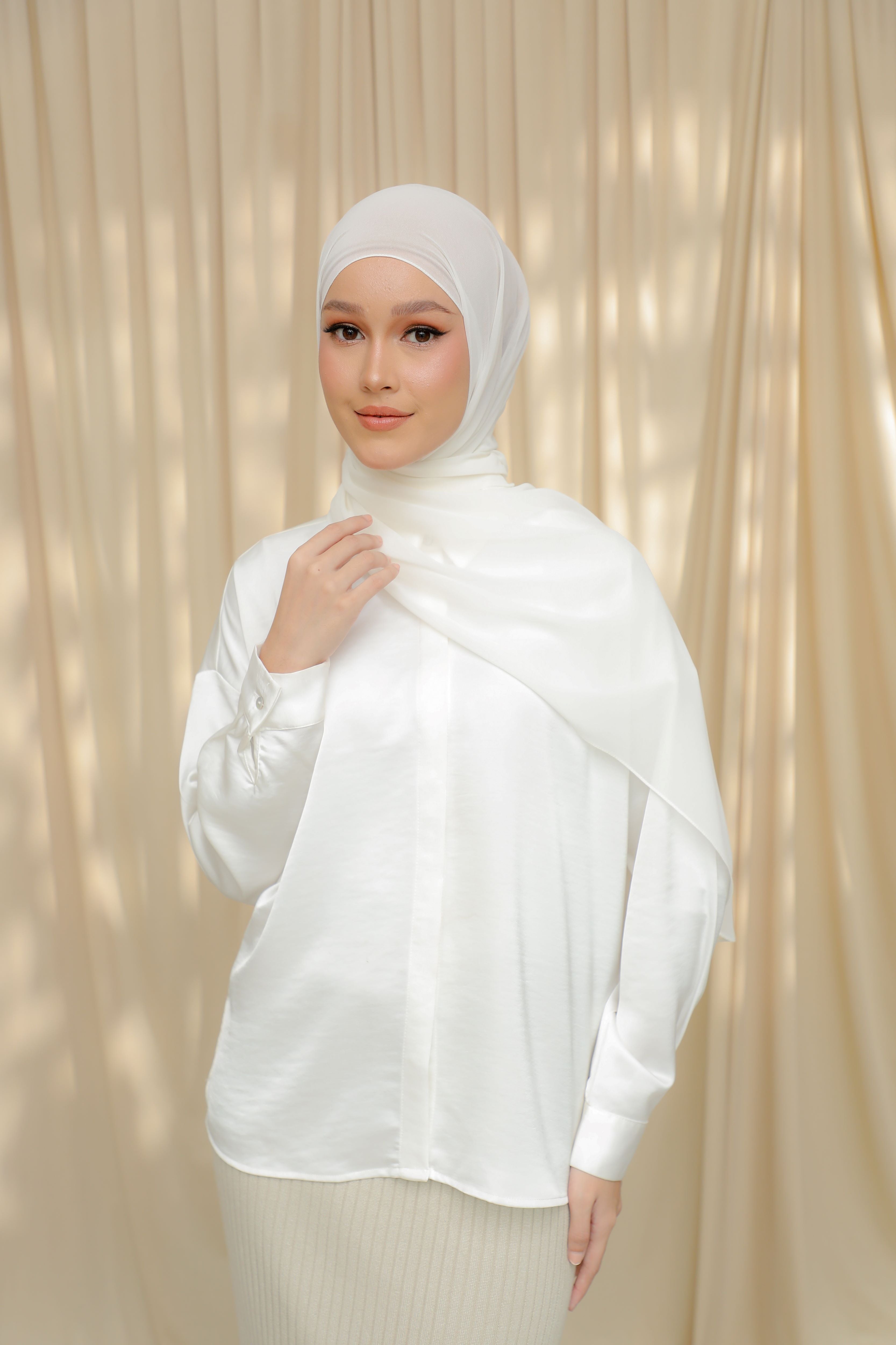 Thalia, The 'It' Shawl - BRIDE WARS
