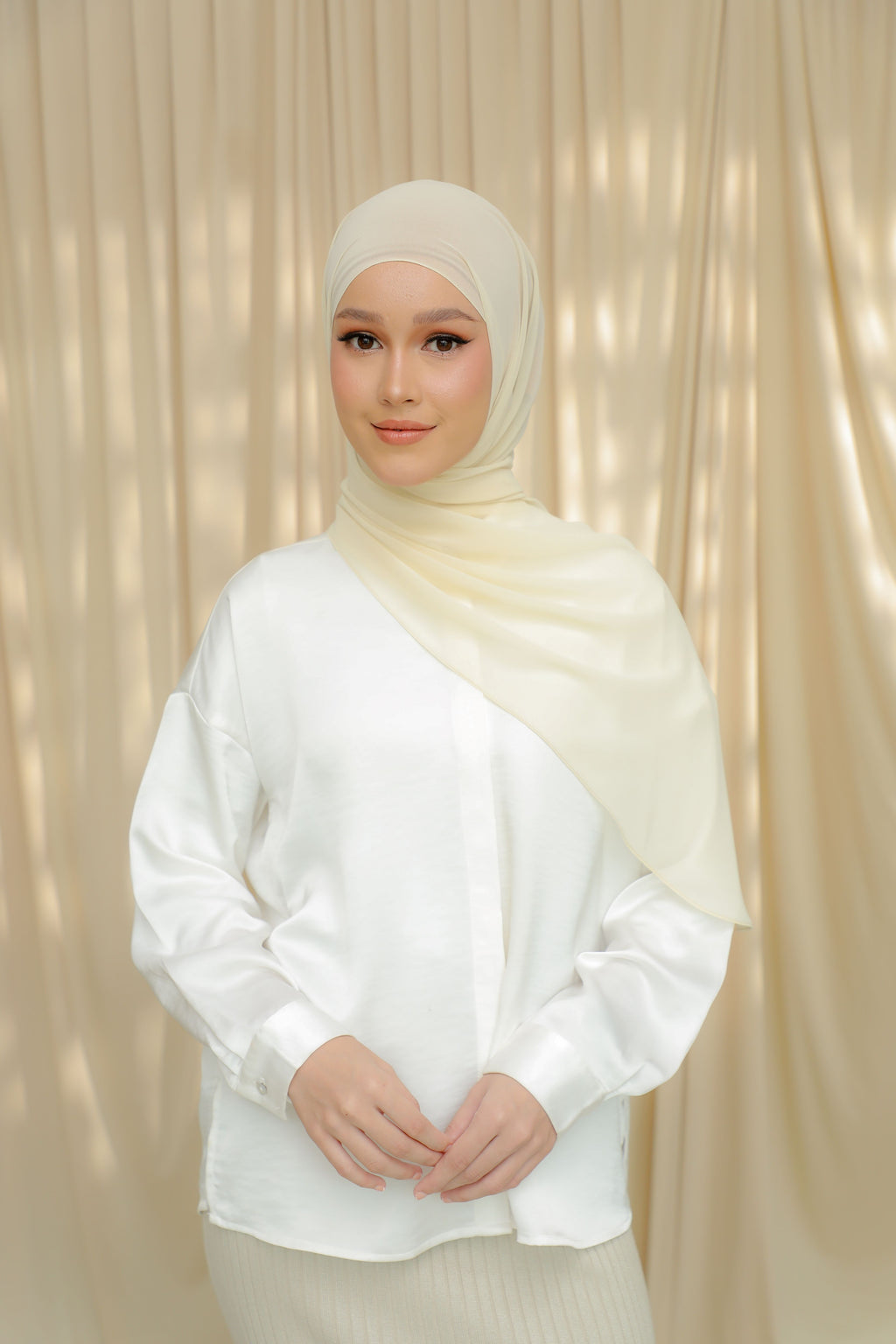 Thalia, The 'It' Shawl - Cameo