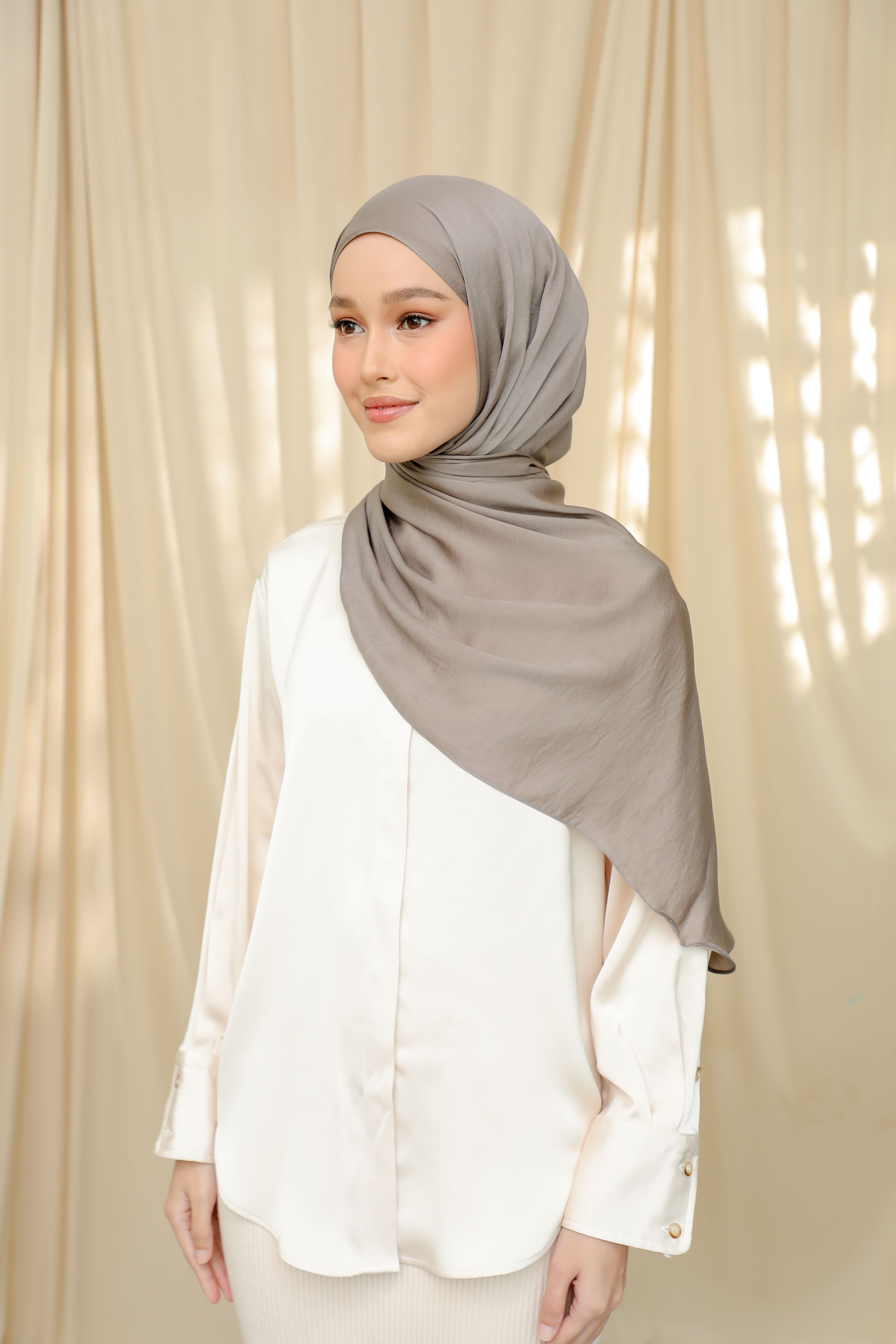 Petal Satin - CARNATION