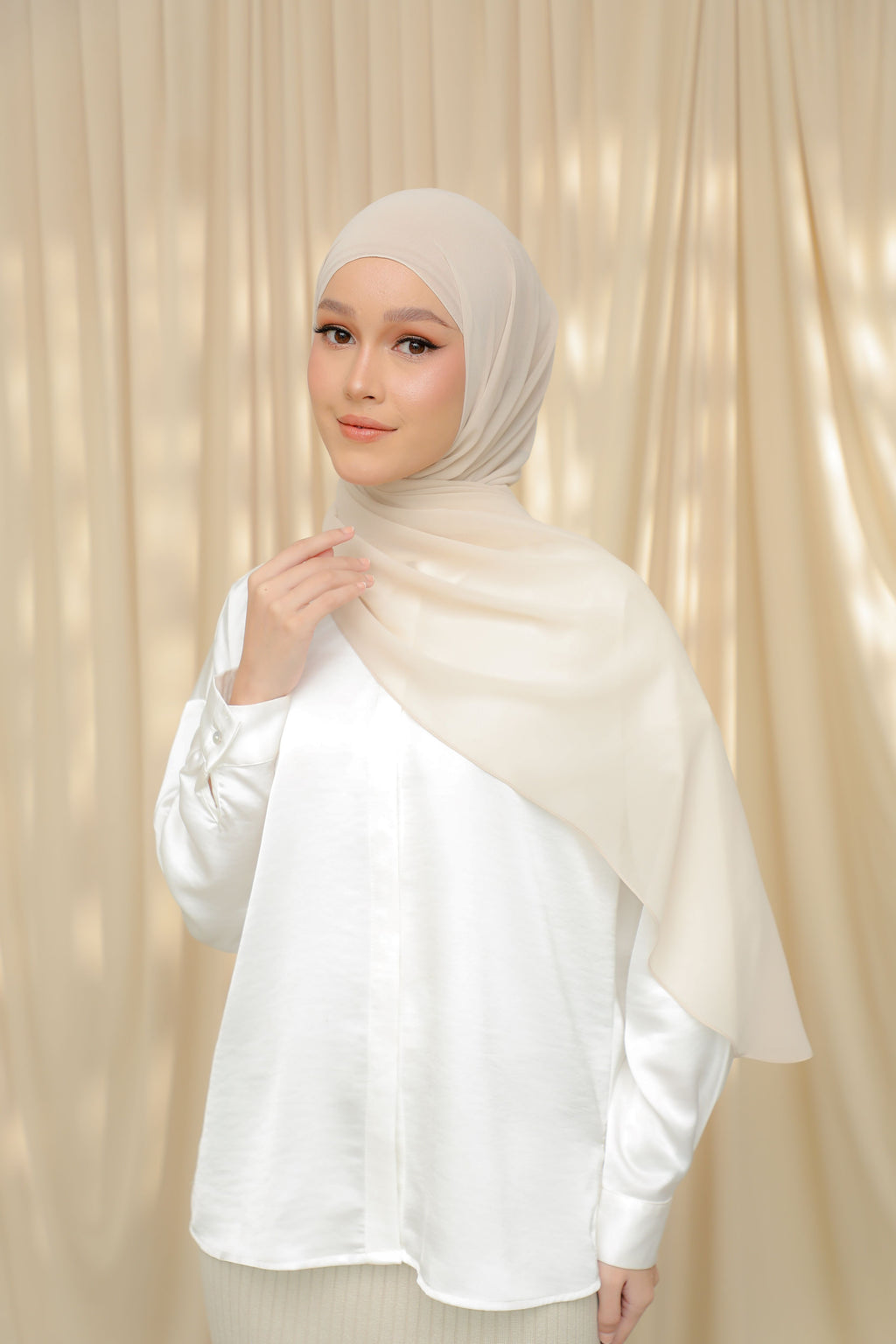 Thalia, The 'It' Shawl - CLUELESS
