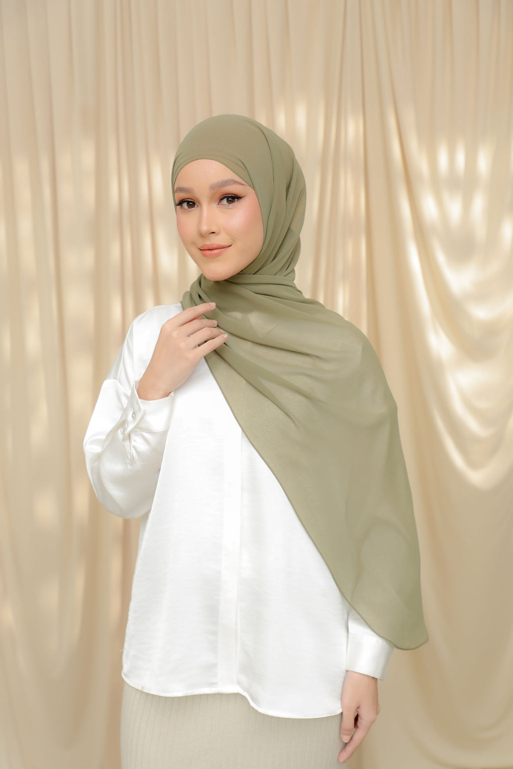 Thalia, The 'It' Shawl - CRAZY RICH