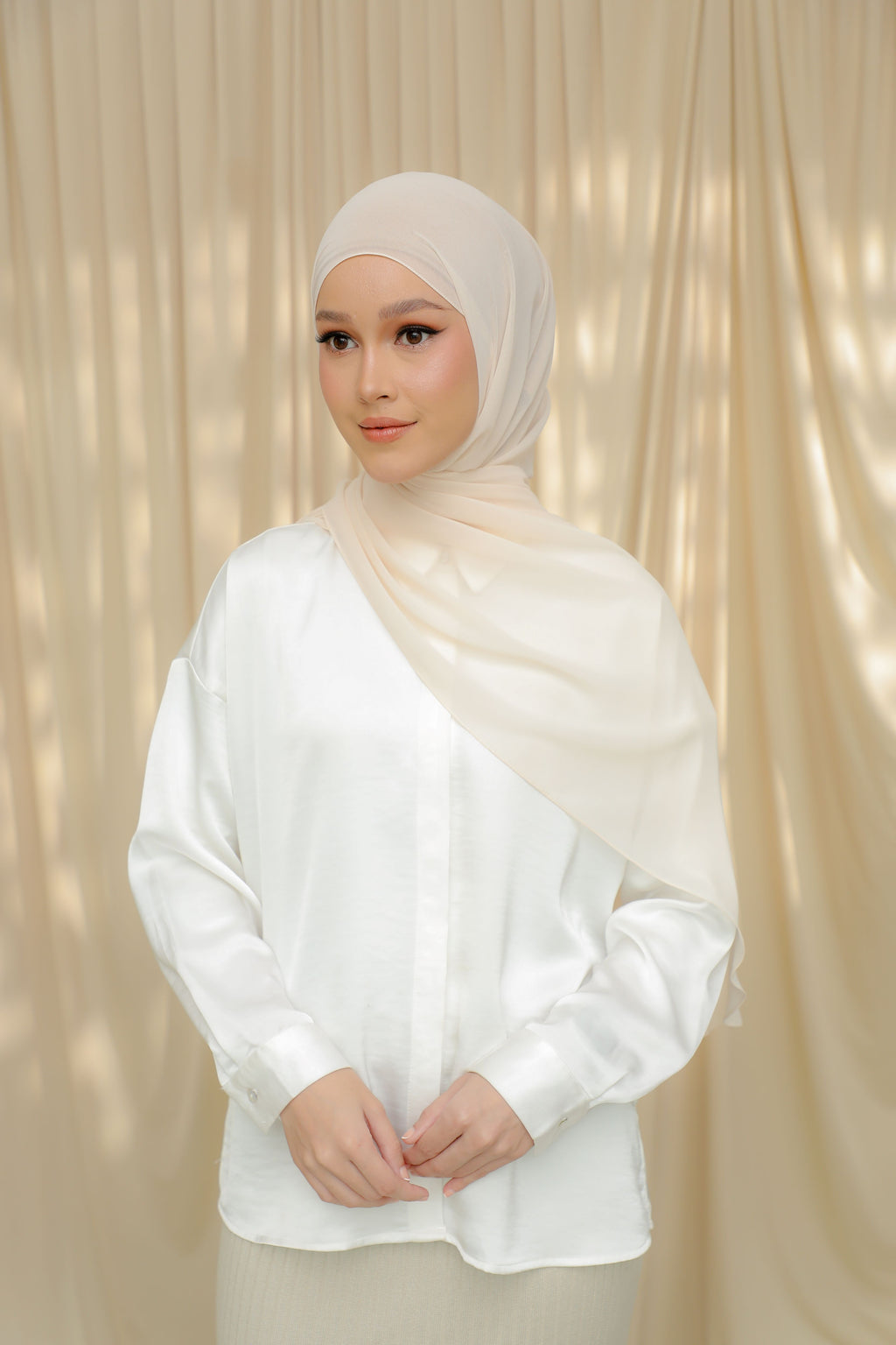 Thalia, The 'It' Shawl - PRINCESS DIANA