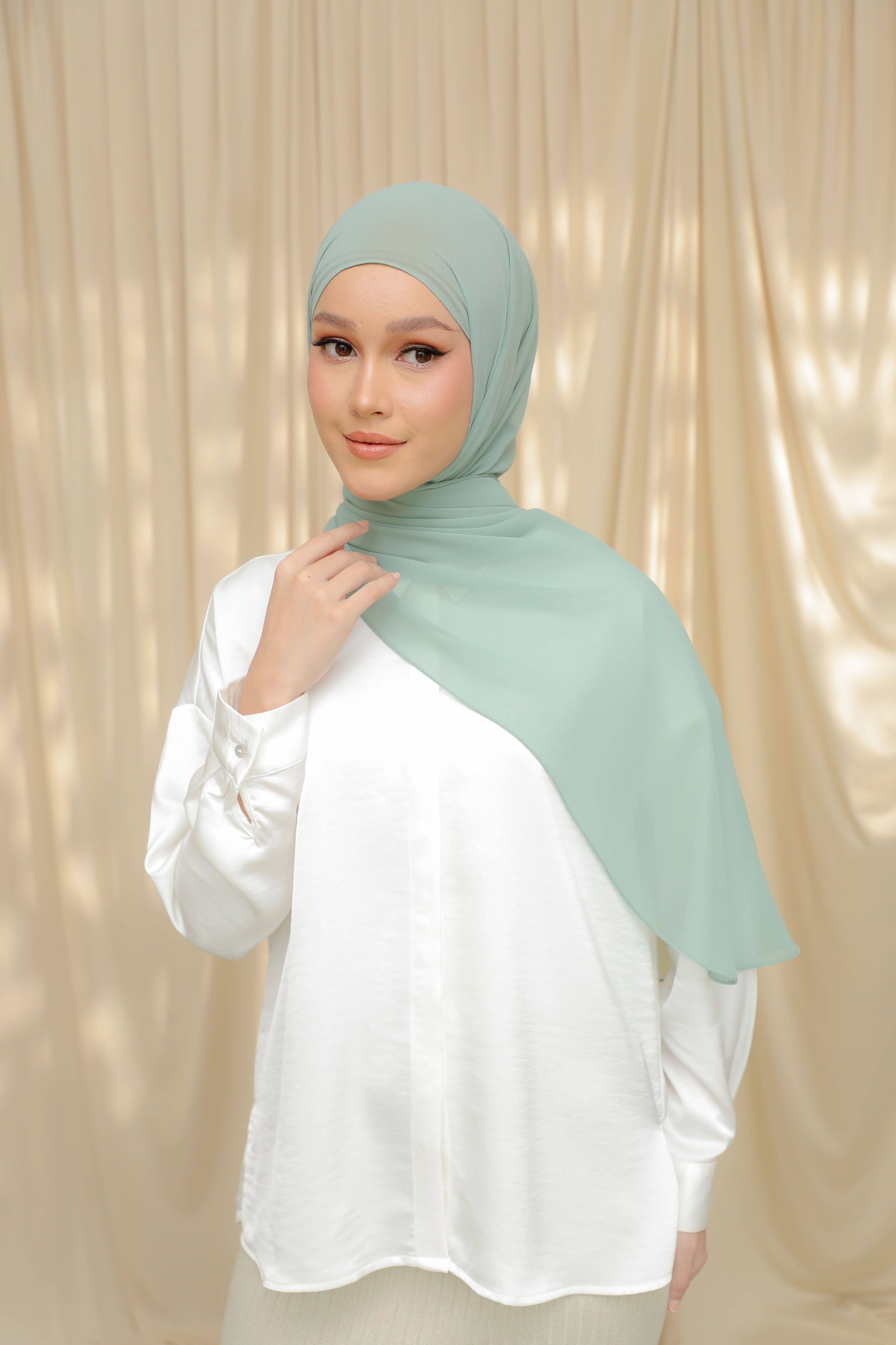 Thalia, The 'It' Shawl - ELLA ENCHANTED