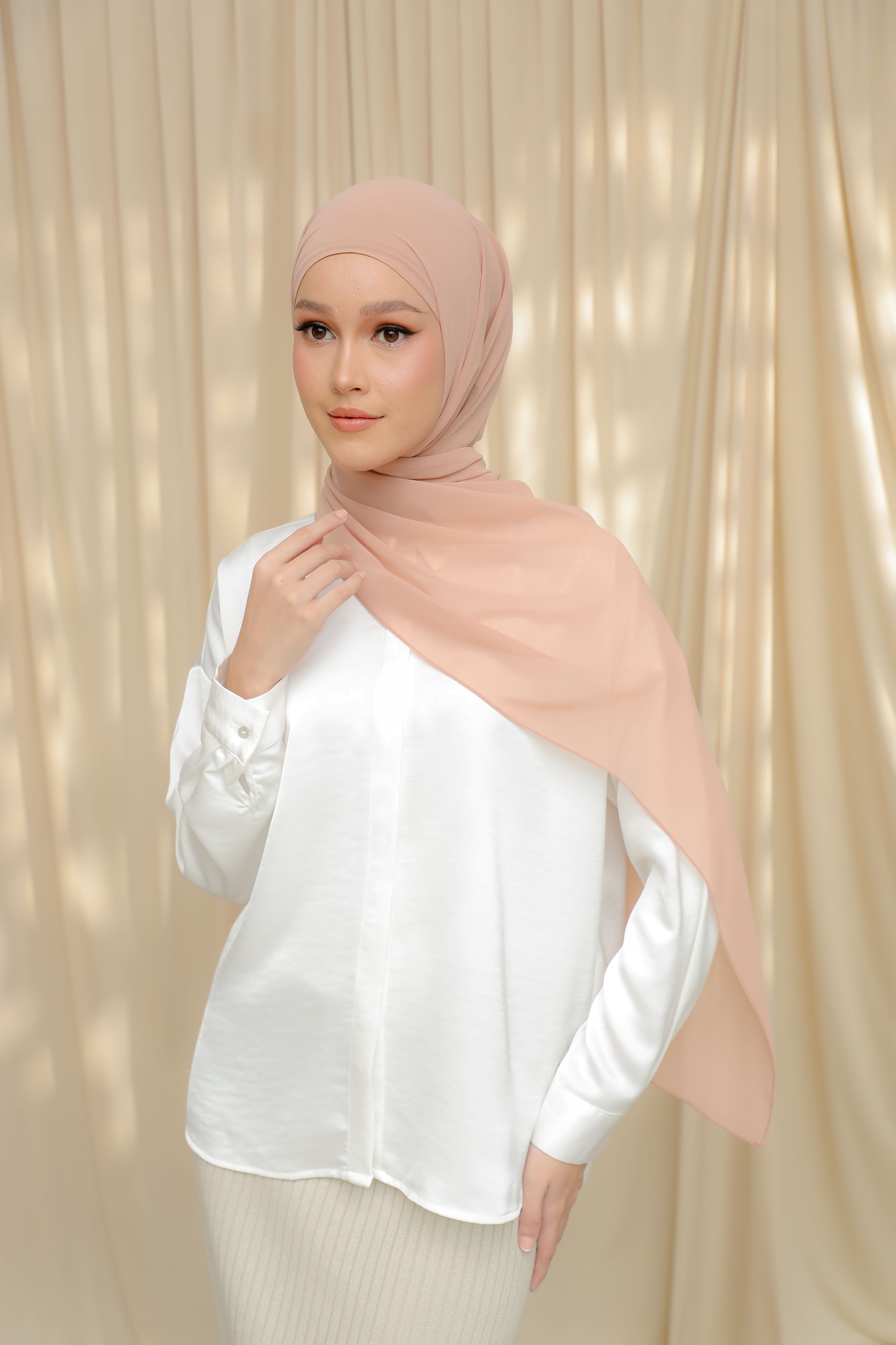 Thalia, The 'It' Shawl - ENCHANTED