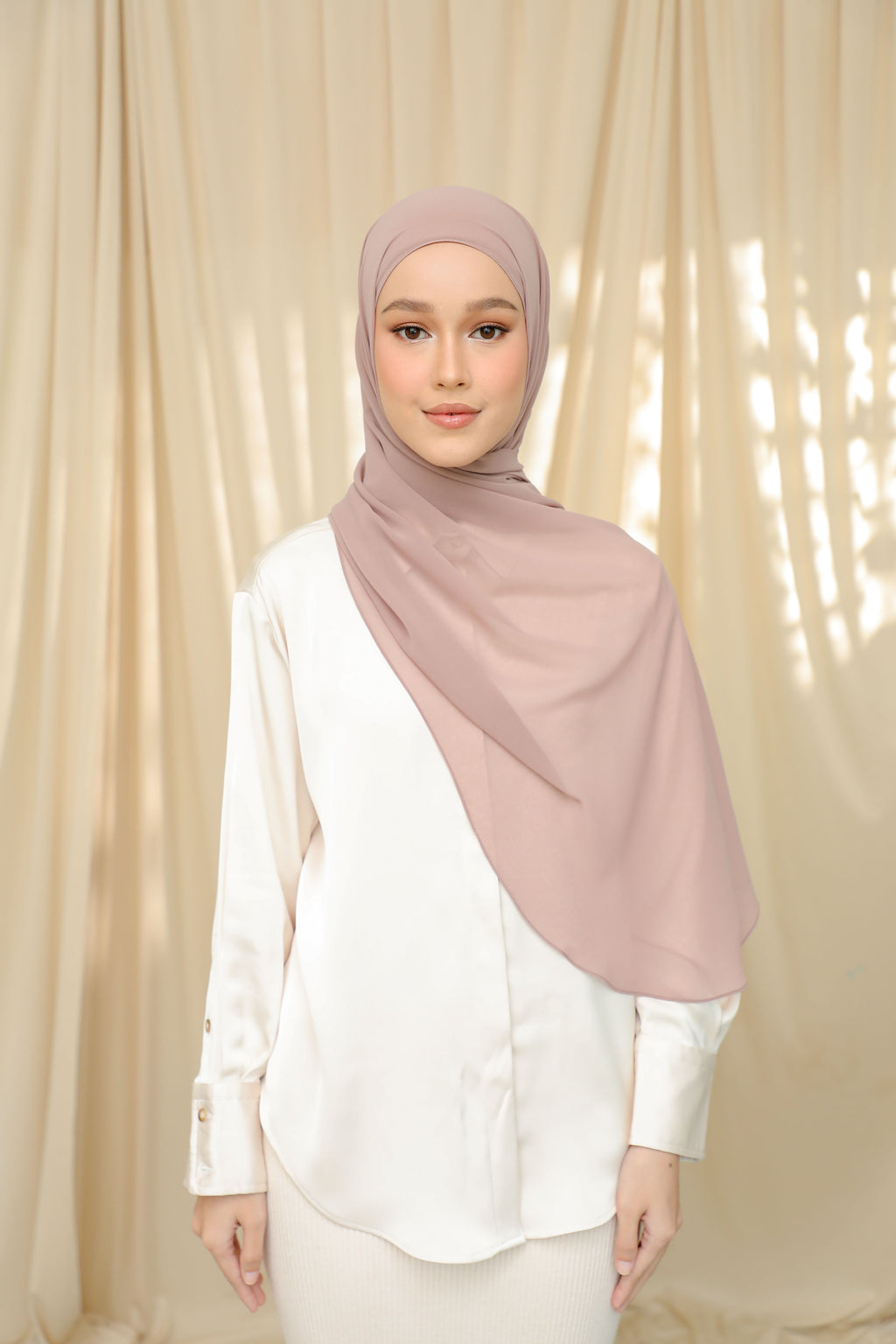 Thalia, The 'It' Shawl - GILMORE GIRLS