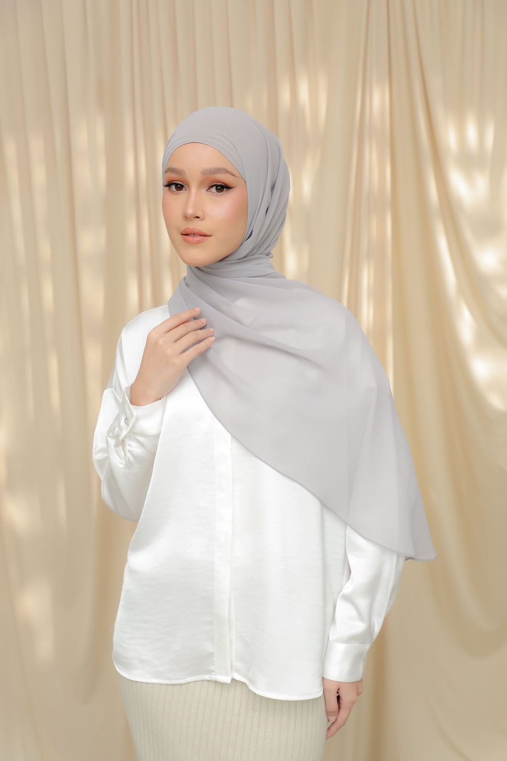 Thalia, The 'It' Shawl - HARVARD LAW