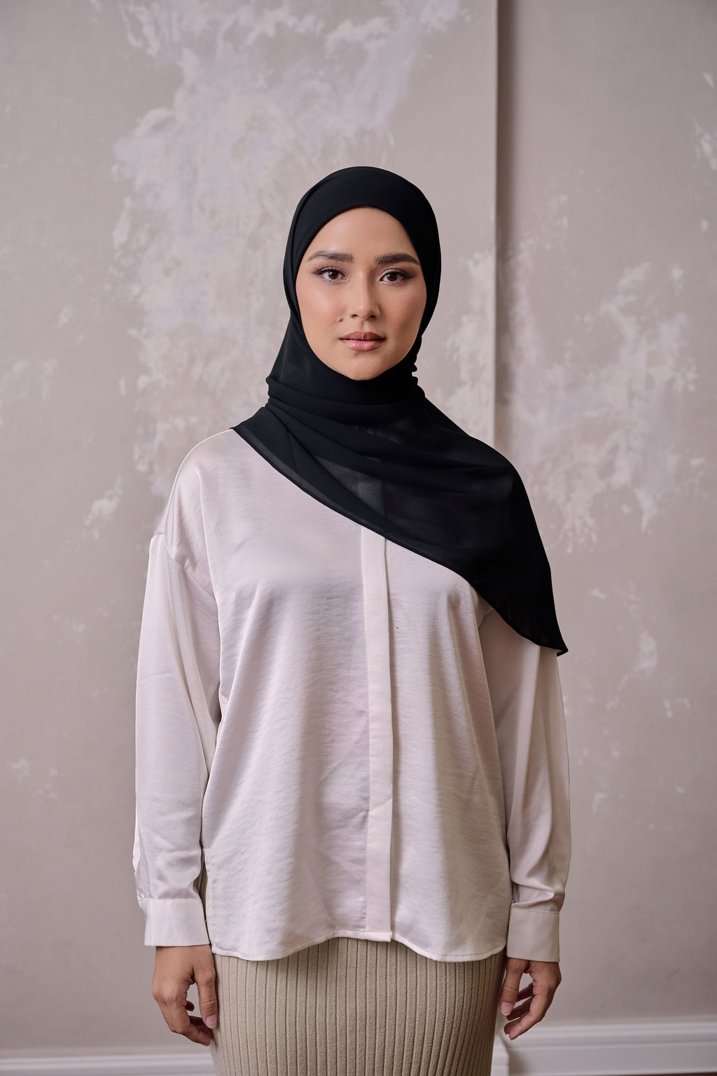 Basically Grace - JET BLACK