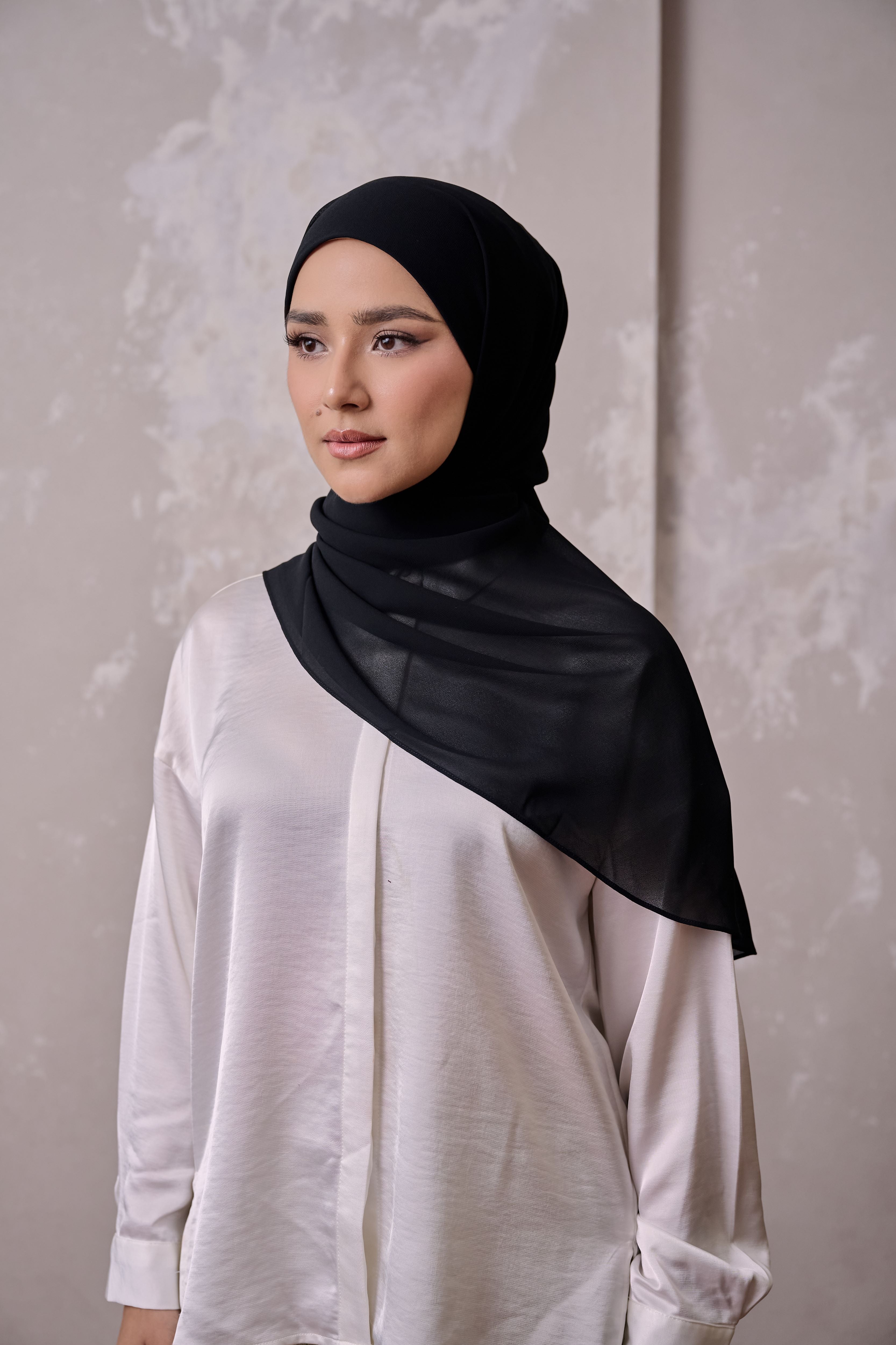 Basically Grace - JET BLACK