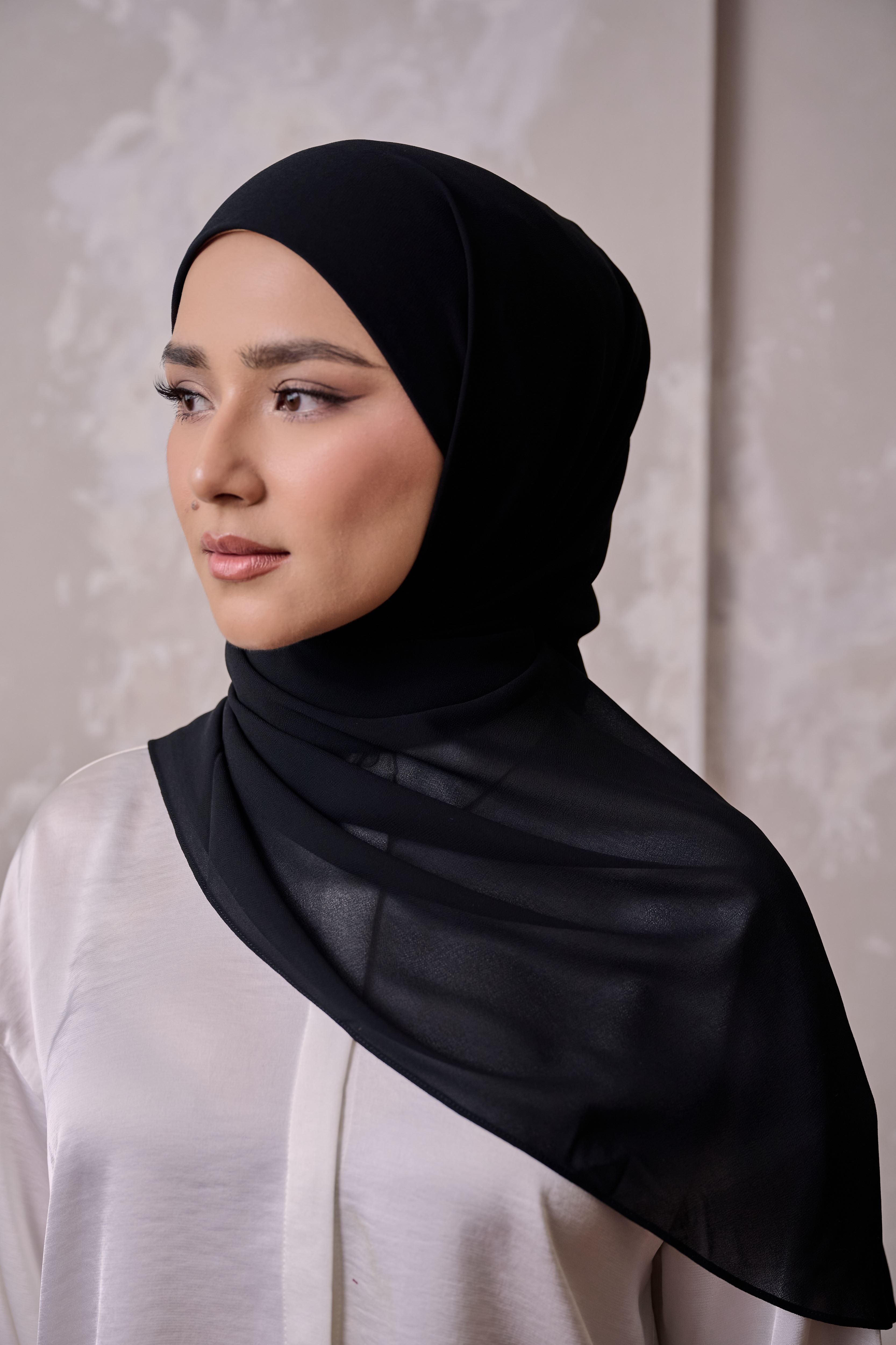 Basically Grace - JET BLACK