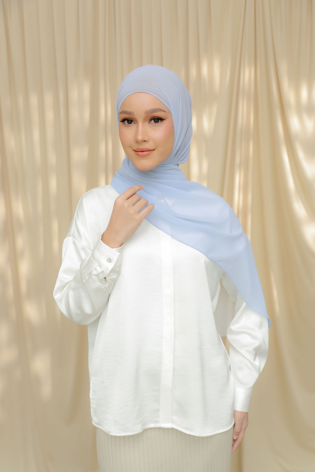 Thalia, The 'It' Shawl - MAMMA MIA