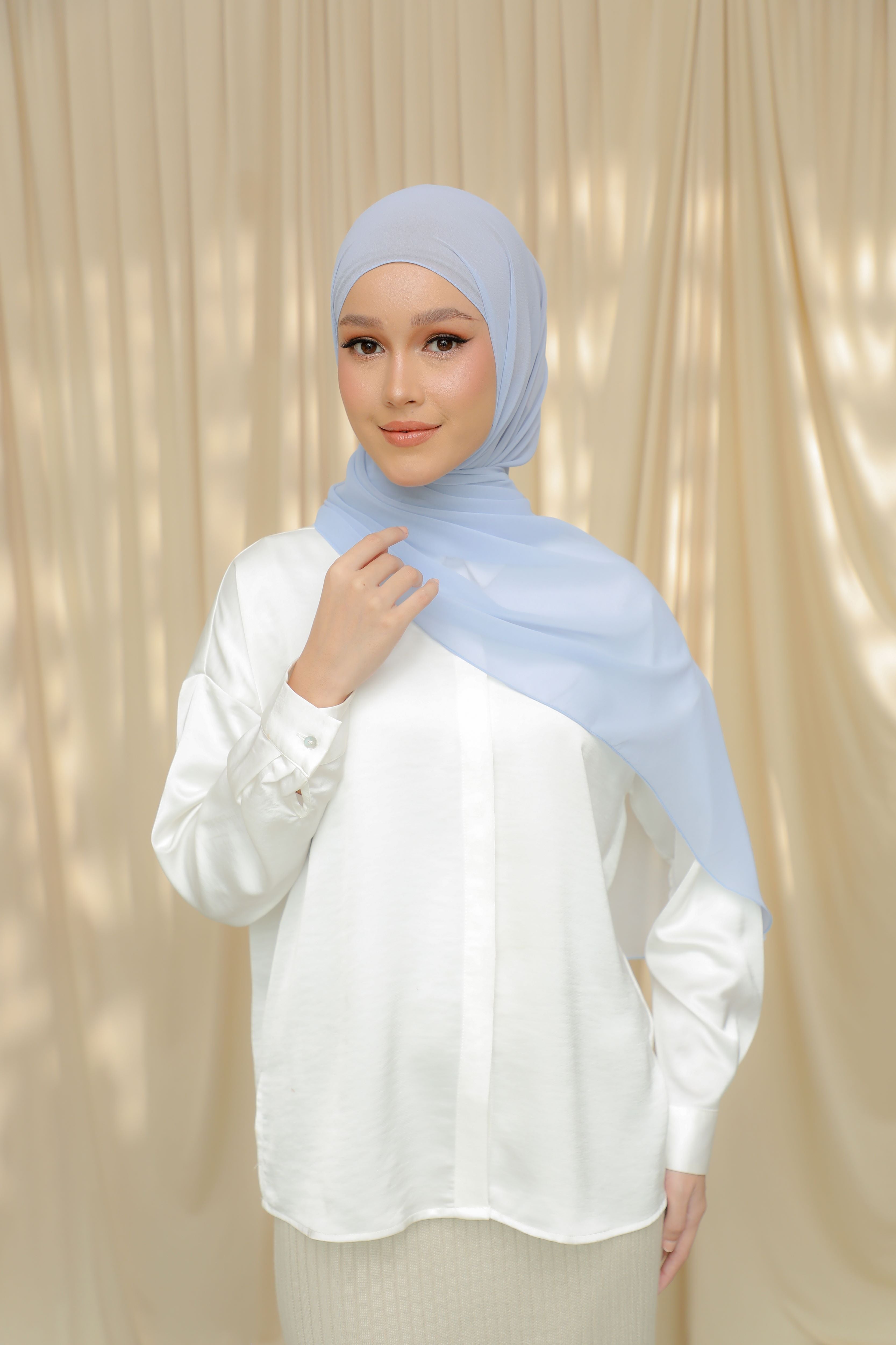 Thalia, The 'It' Shawl - MAMMA MIA