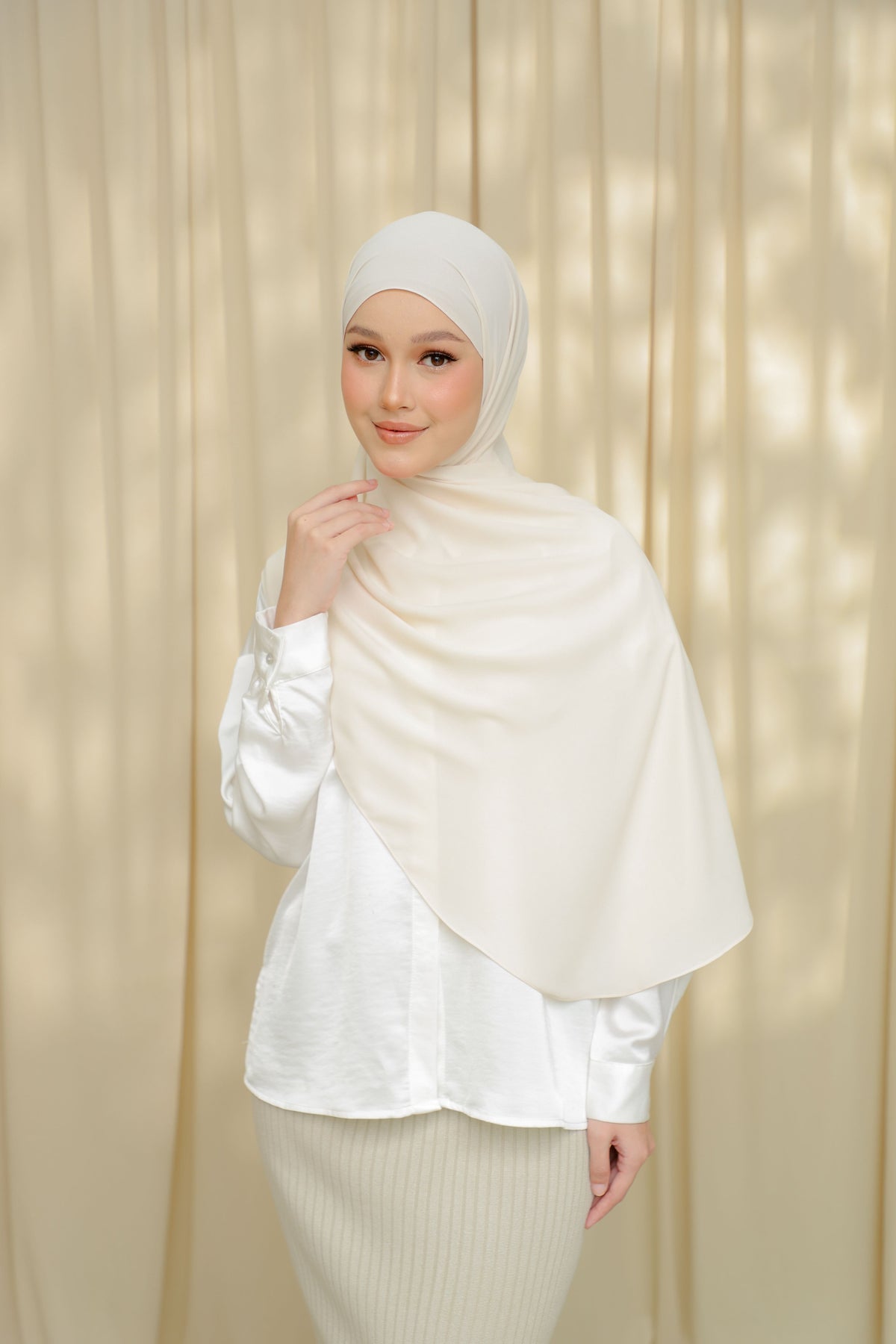 Perhaps Putri - MOONLIT