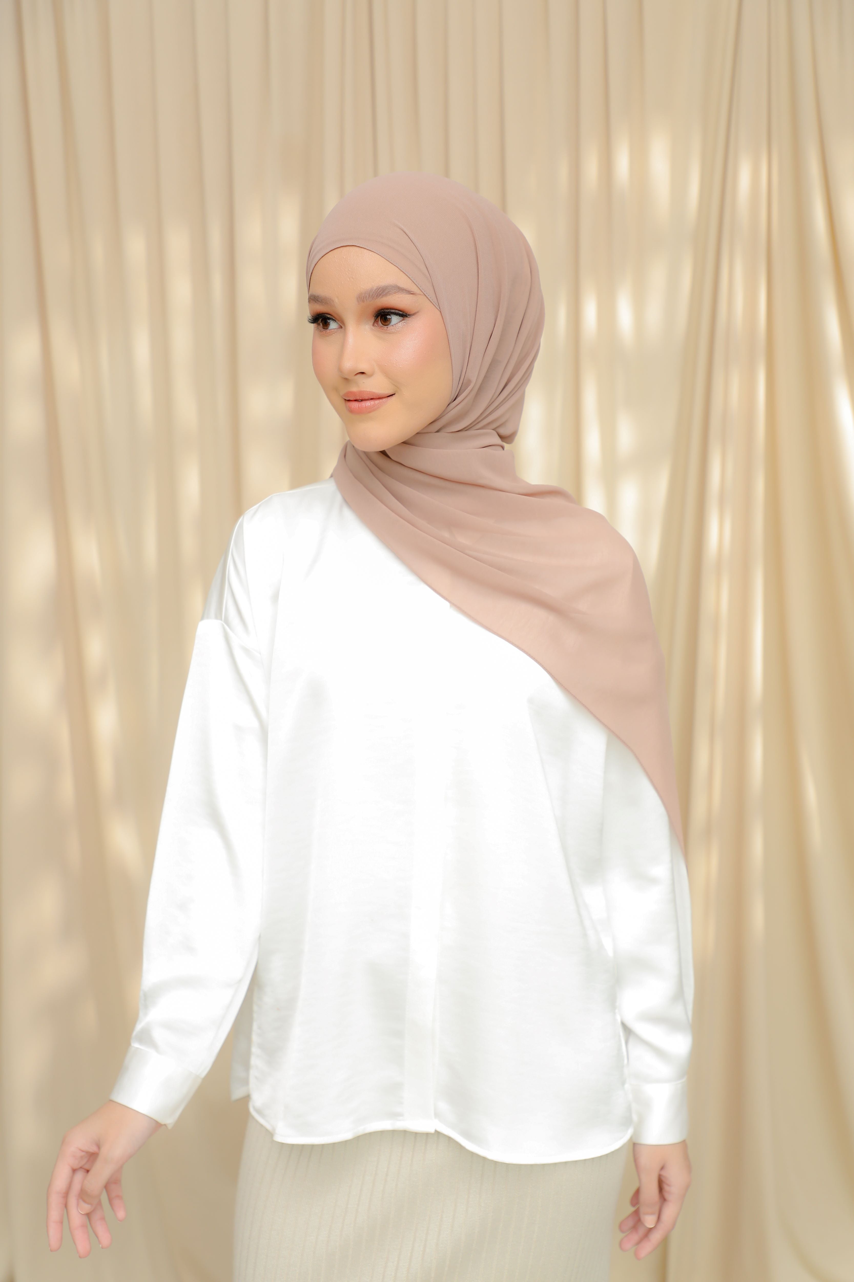 Thalia, The 'It' Shawl - RACHEL GREEN