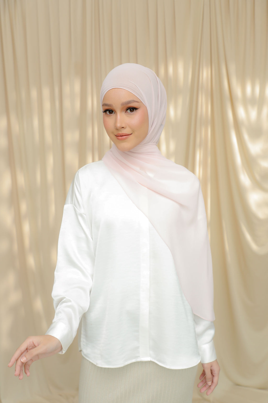 Thalia, The 'It' Shawl - REGINA GEORGE